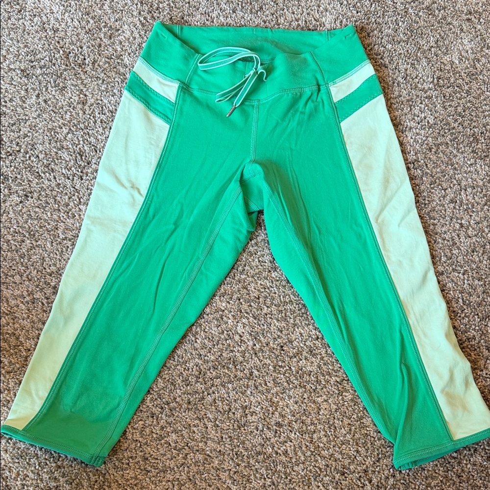 Lululemon Green capri leggings